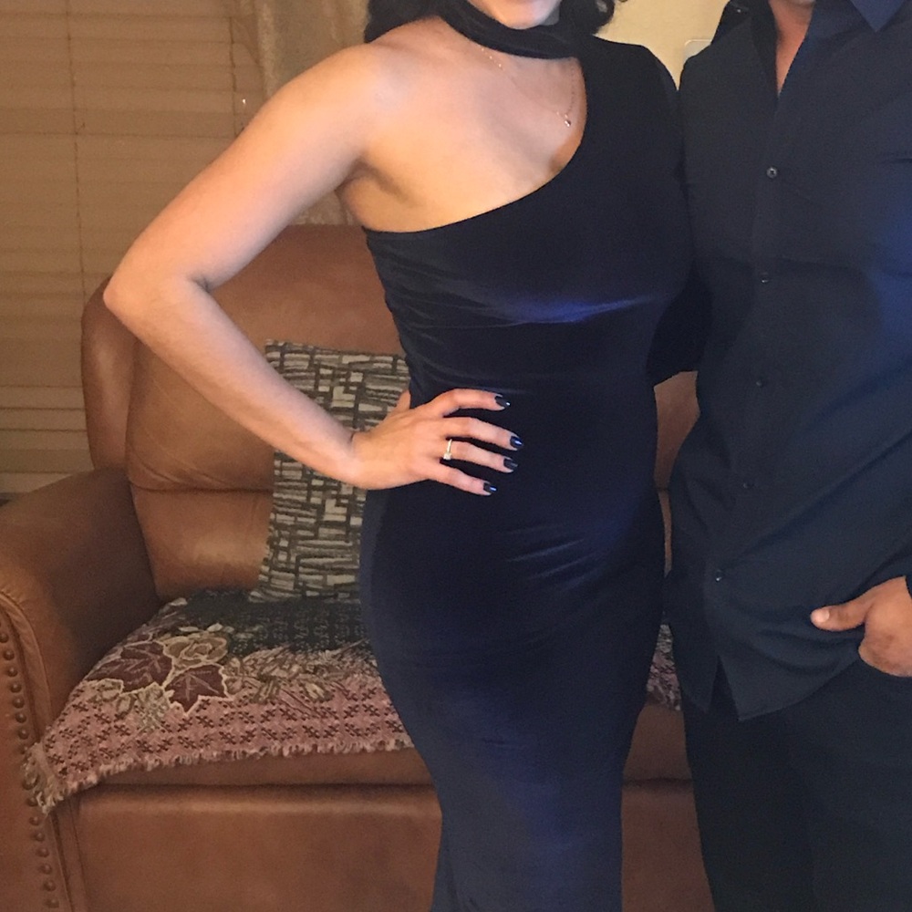 A'gaci Midnight Blue Velvet Gown